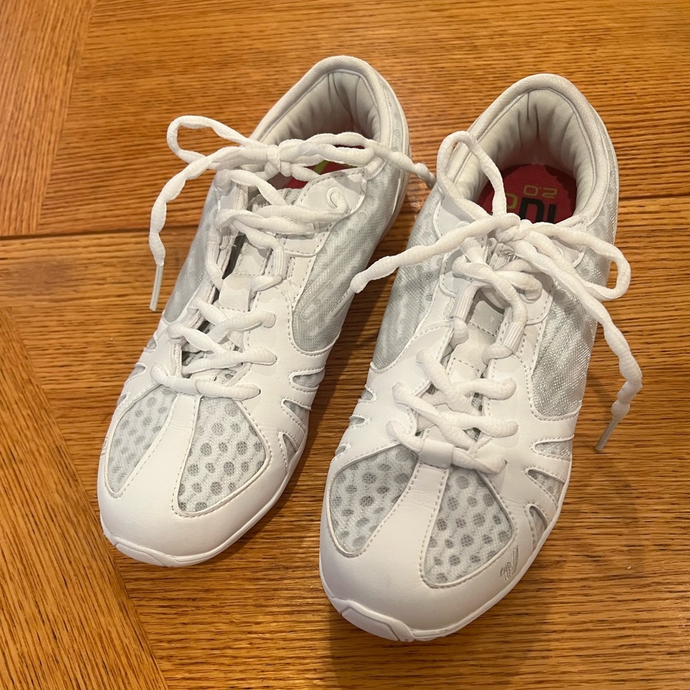 Varsity Last Pass 2.0 Cheer Shoes